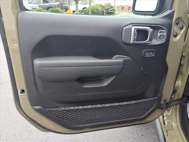 new 2025 Jeep Wrangler car, priced at $41,102