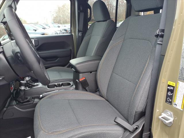 new 2025 Jeep Wrangler car, priced at $41,102