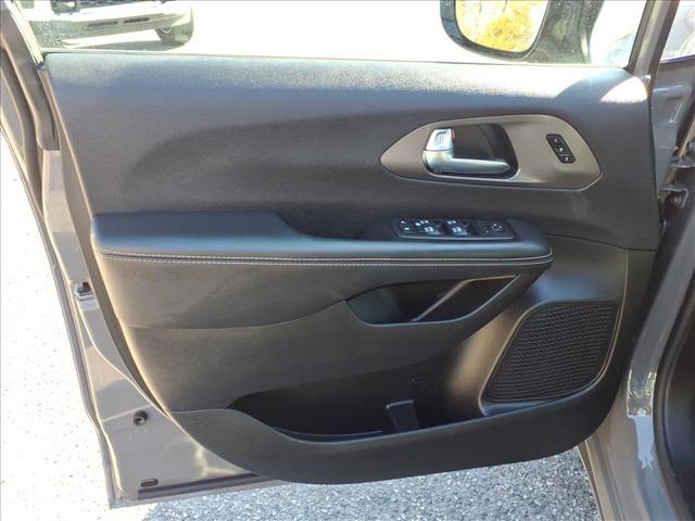 used 2025 Chrysler Pacifica car, priced at $29,575