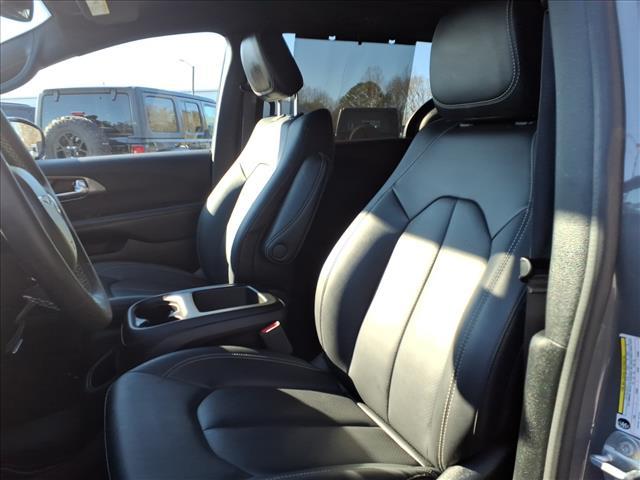 used 2025 Chrysler Pacifica car, priced at $29,575