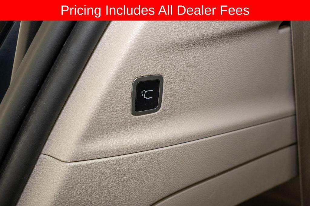 used 2023 Chrysler Pacifica car, priced at $24,299