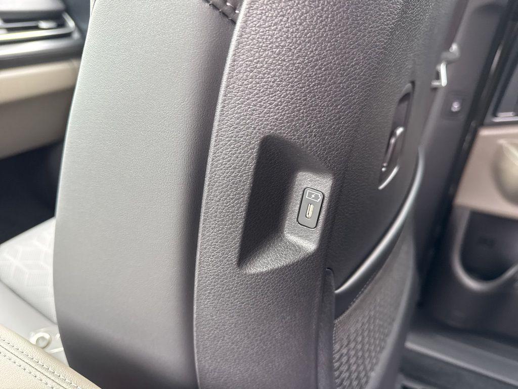 new 2026 Kia Carnival Hybrid car, priced at $40,016