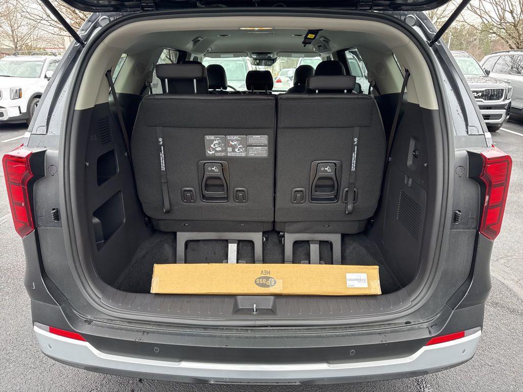 new 2026 Kia Carnival Hybrid car, priced at $40,016