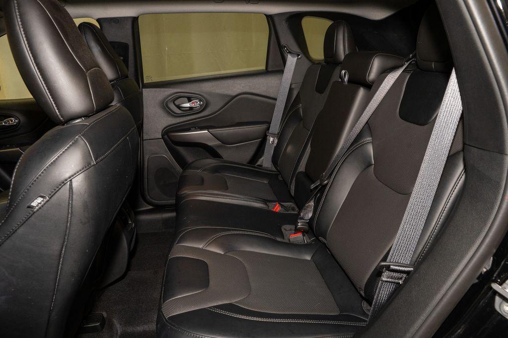 used 2022 Jeep Cherokee car, priced at $19,995