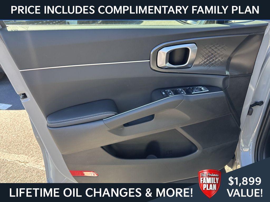 new 2026 Kia Sorento car, priced at $33,908