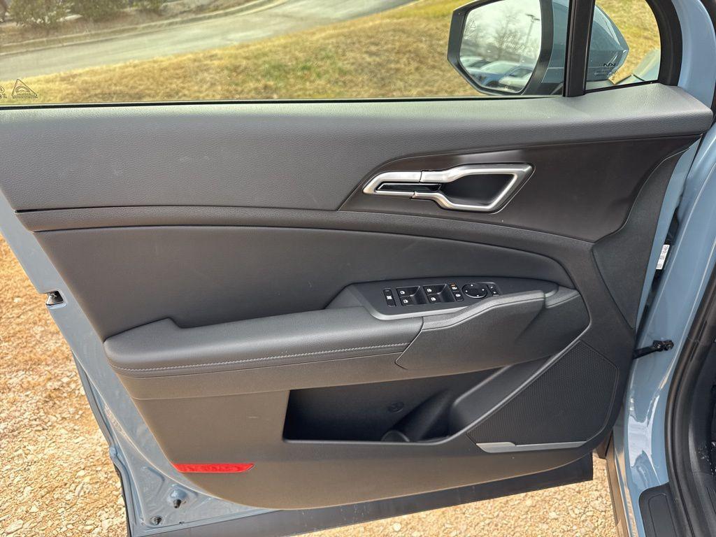 new 2026 Kia Sportage Hybrid car, priced at $32,772