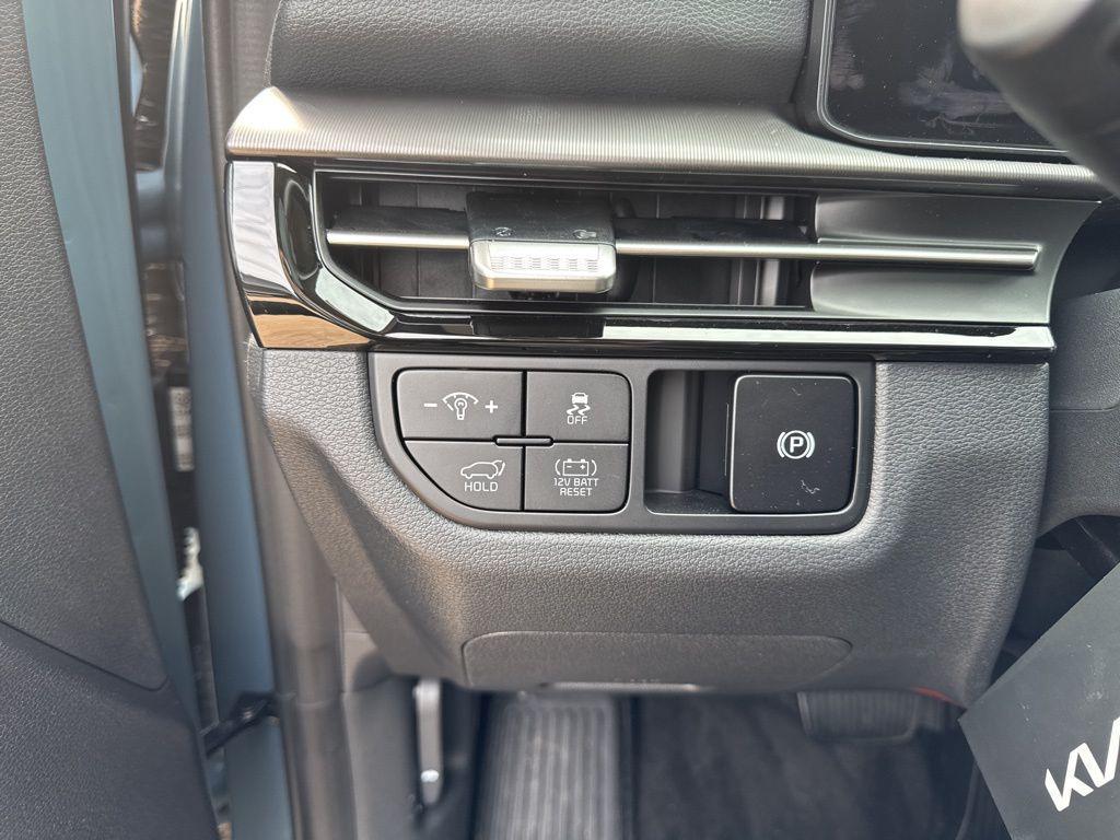 new 2026 Kia Sportage Hybrid car, priced at $32,772