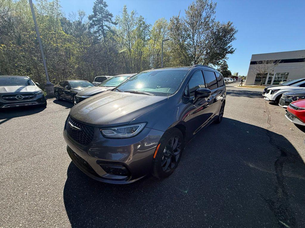used 2022 Chrysler Pacifica car, priced at $19,500
