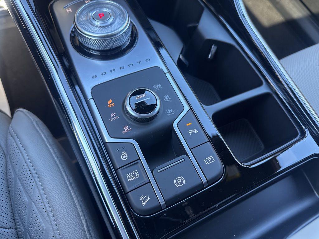 new 2026 Kia Sorento Hybrid car, priced at $44,311