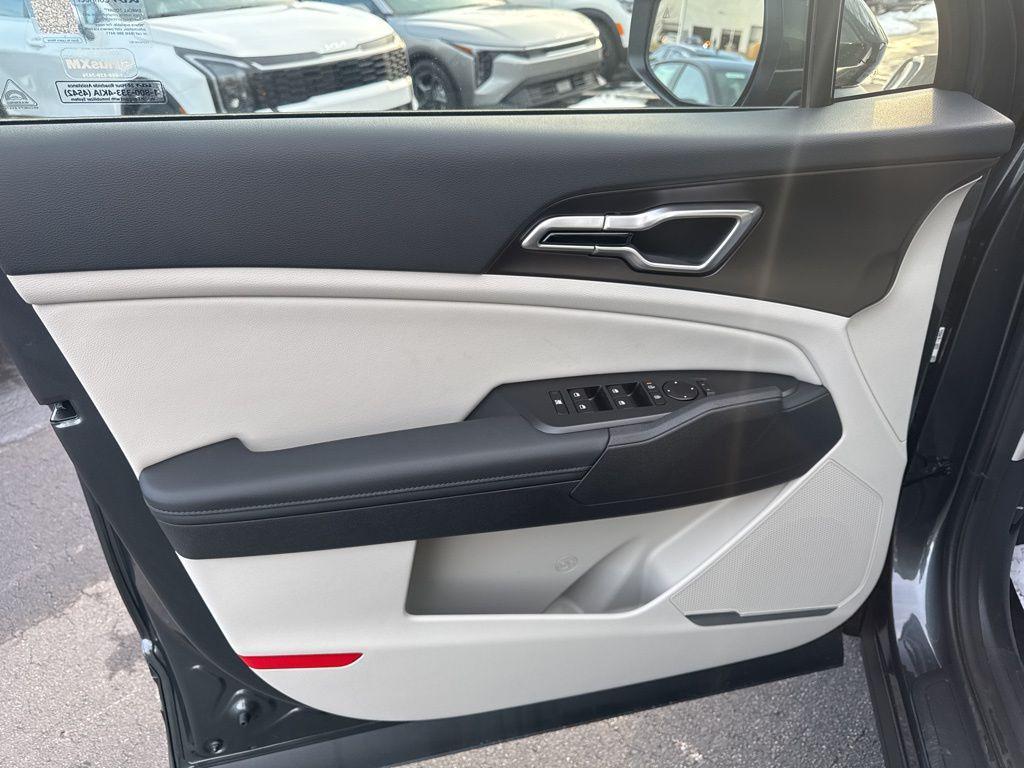 new 2026 Kia Sportage Hybrid car, priced at $32,274