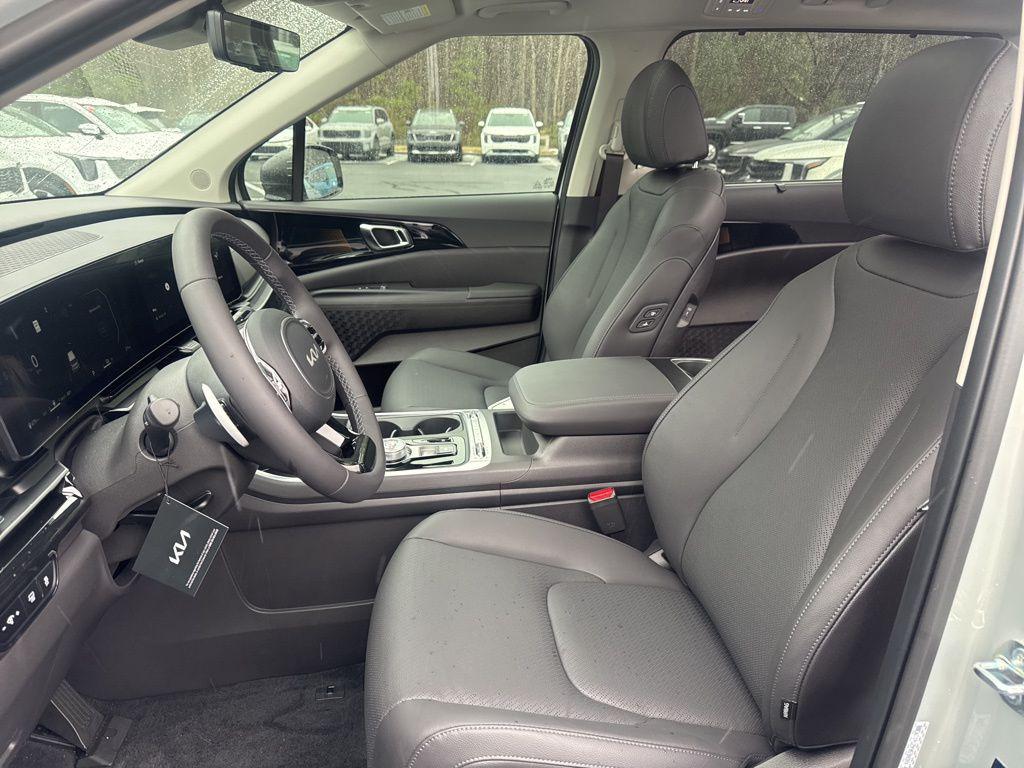 new 2026 Kia Carnival Hybrid car, priced at $51,429