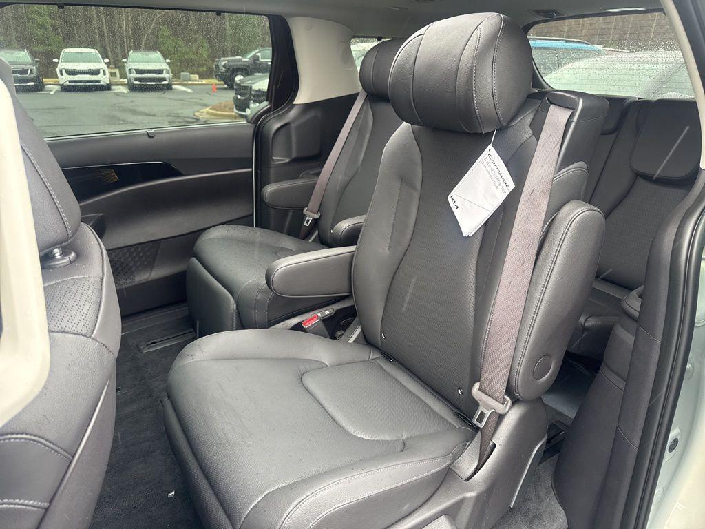 new 2026 Kia Carnival Hybrid car, priced at $51,429