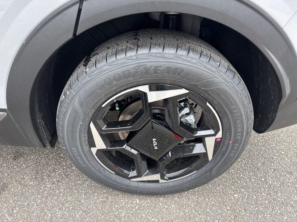 new 2026 Kia Sportage Hybrid car, priced at $32,122