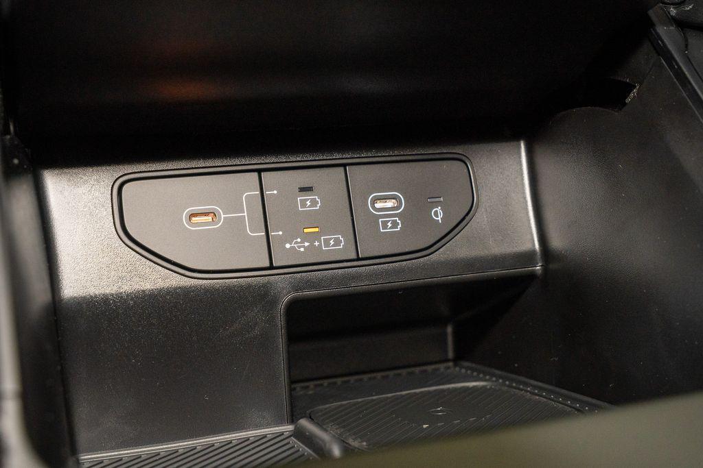 new 2026 Kia Sorento Hybrid car, priced at $37,697