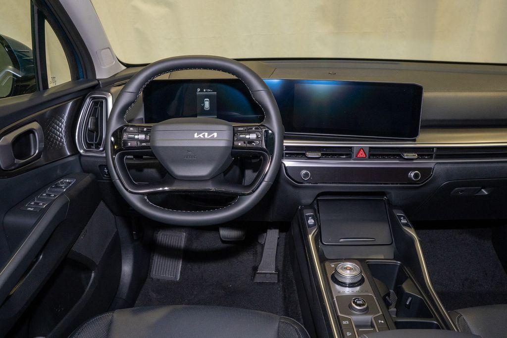 new 2026 Kia Sorento Hybrid car, priced at $37,697