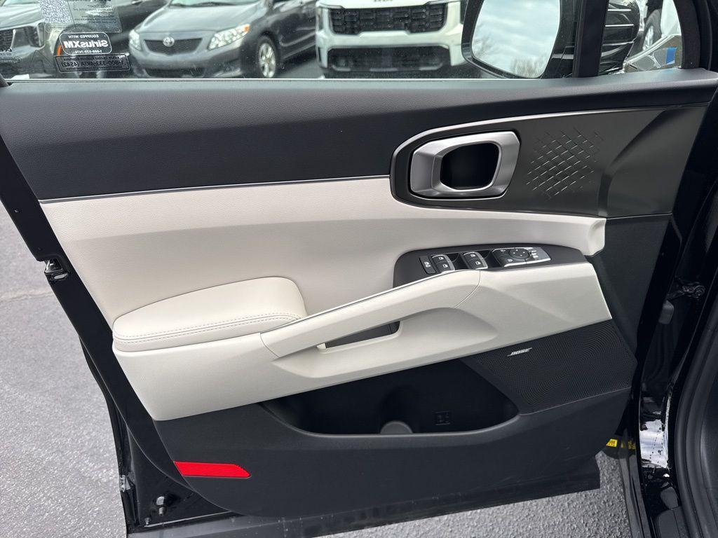 new 2026 Kia Sorento Hybrid car, priced at $37,697