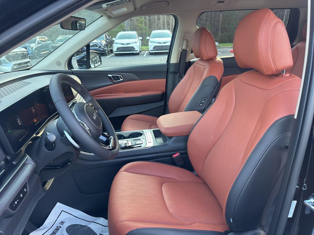 new 2026 Kia Carnival Hybrid car, priced at $43,056