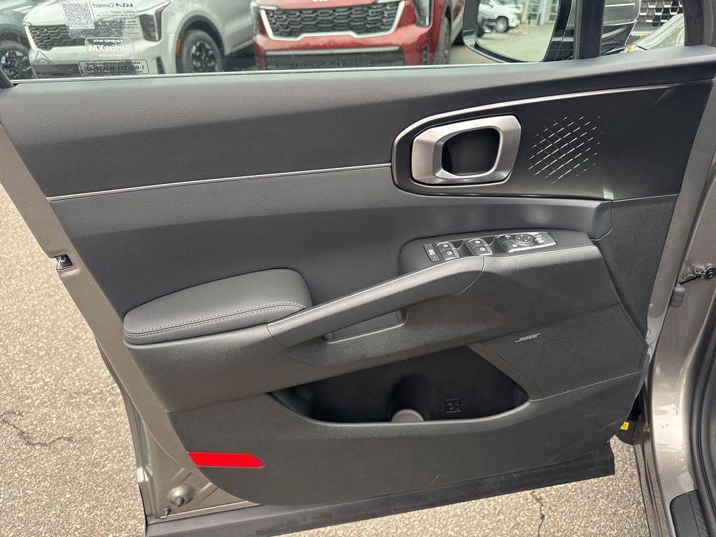 new 2026 Kia Sorento Hybrid car, priced at $39,884