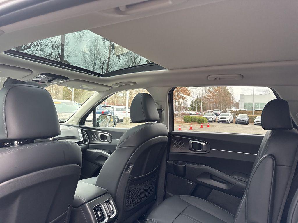 new 2026 Kia Sorento Hybrid car, priced at $39,884