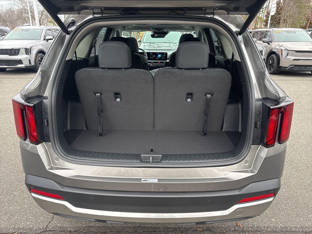 new 2026 Kia Sorento Hybrid car, priced at $39,884
