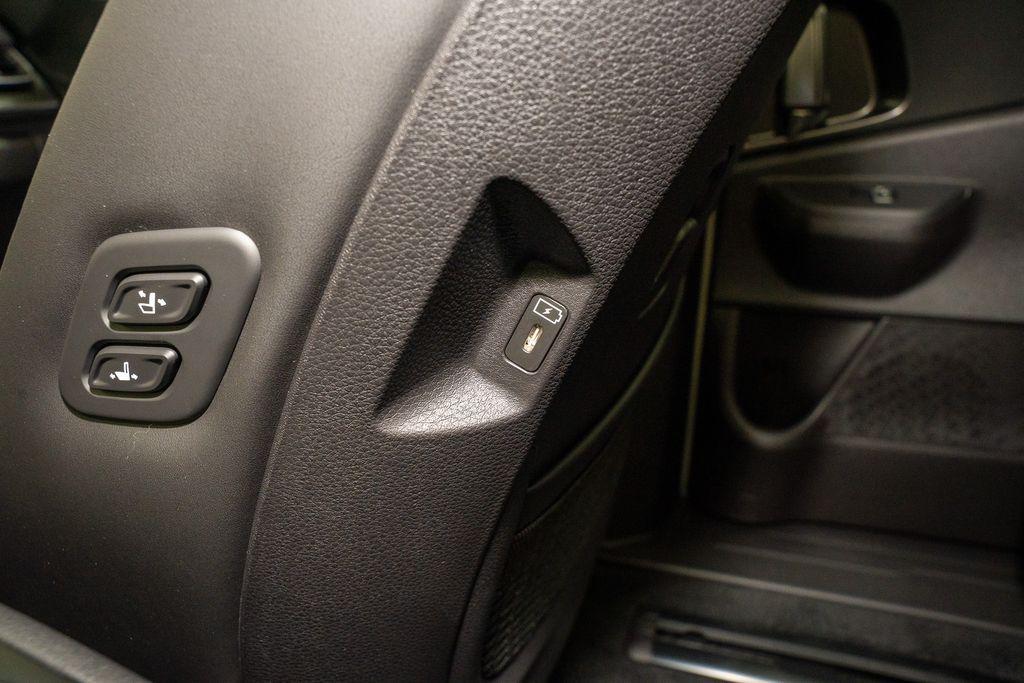 new 2026 Kia Carnival car, priced at $45,608