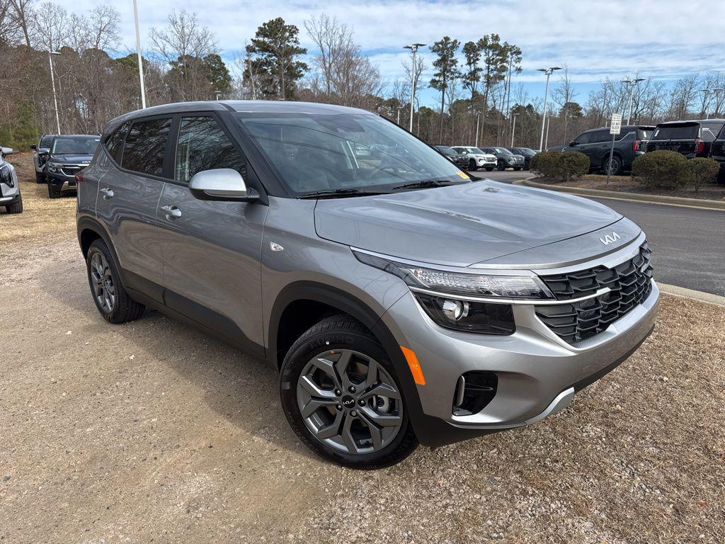 new 2026 Kia Seltos car, priced at $25,000
