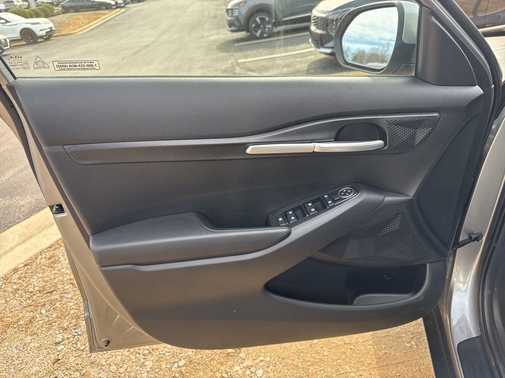 new 2026 Kia Seltos car, priced at $25,000