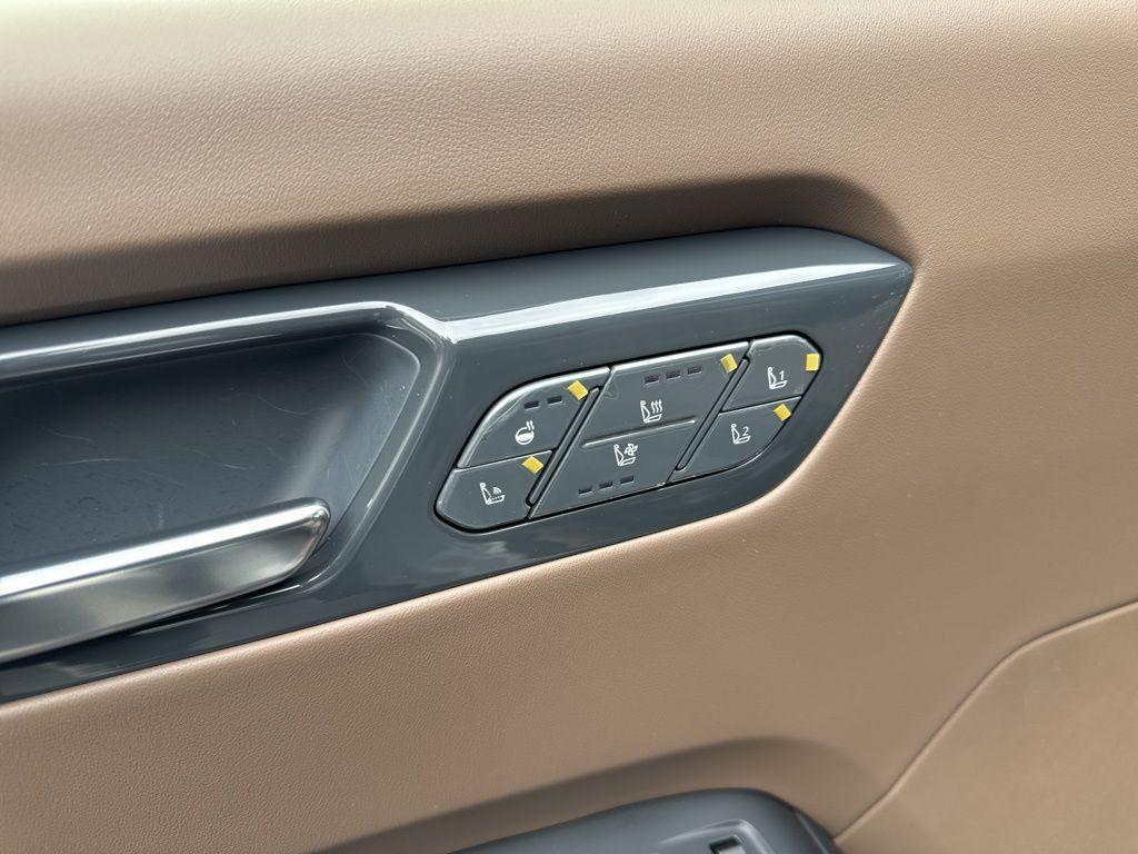 new 2026 Kia EV9 car, priced at $61,314