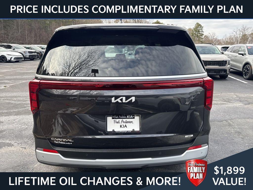 new 2026 Kia Carnival Hybrid car, priced at $40,558
