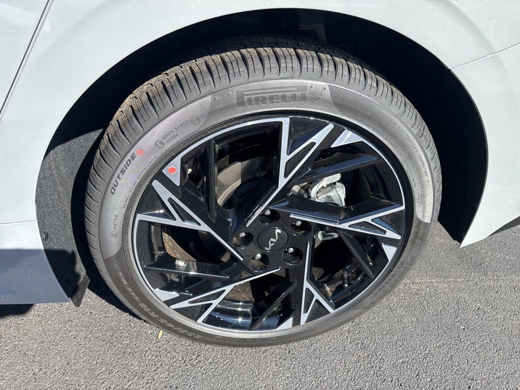 new 2026 Kia K5 car, priced at $29,727
