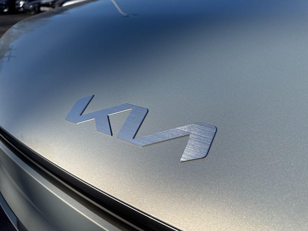 new 2026 Kia EV9 car, priced at $52,676