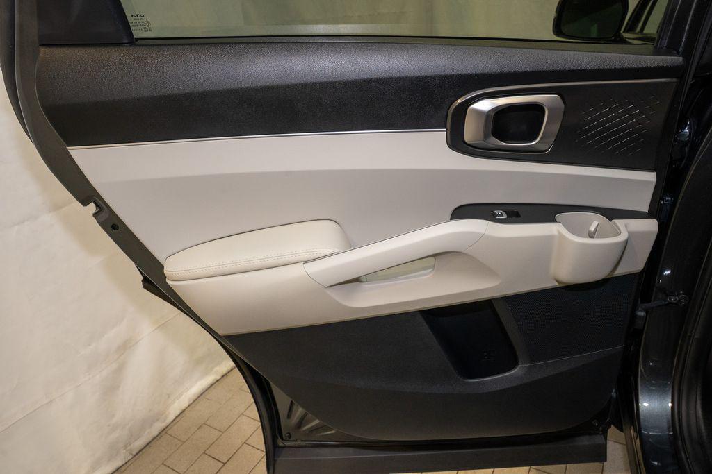 used 2023 Kia Sorento car, priced at $25,995