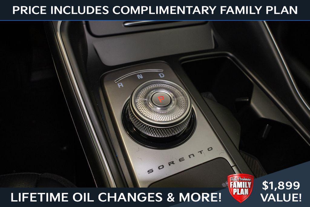 new 2025 Kia Sorento Hybrid car, priced at $37,968
