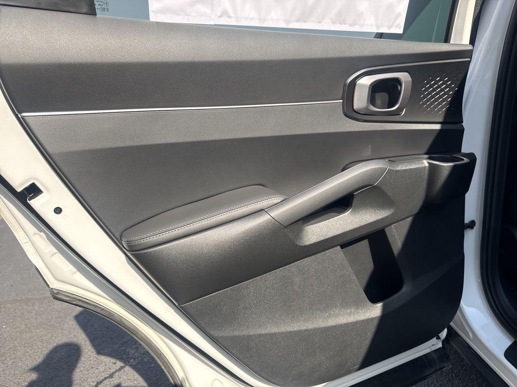 new 2025 Kia Sorento Hybrid car, priced at $36,945