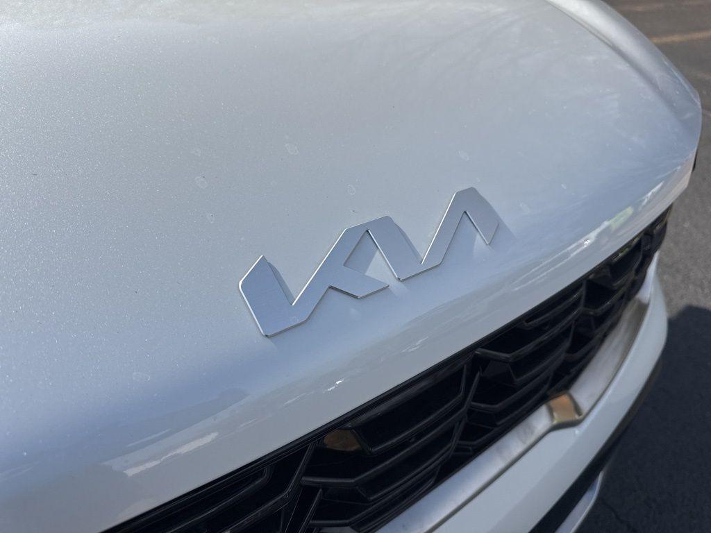 new 2025 Kia Sorento Hybrid car, priced at $36,945