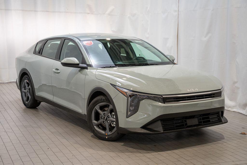 new 2025 Kia K4 car, priced at $23,007