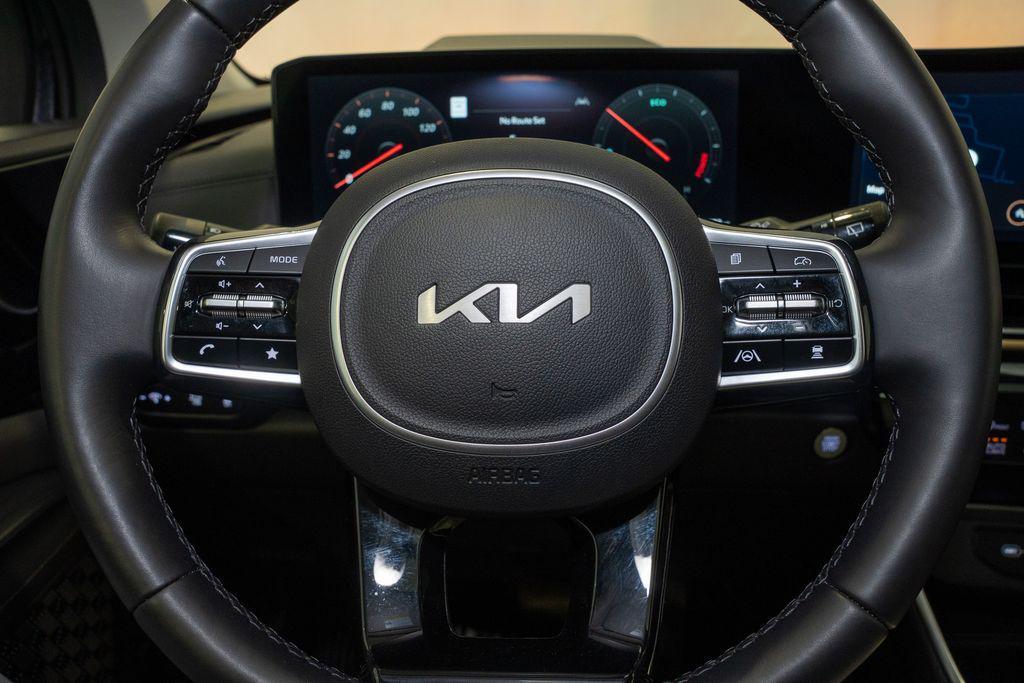 used 2025 Kia Carnival Hybrid car, priced at $46,595