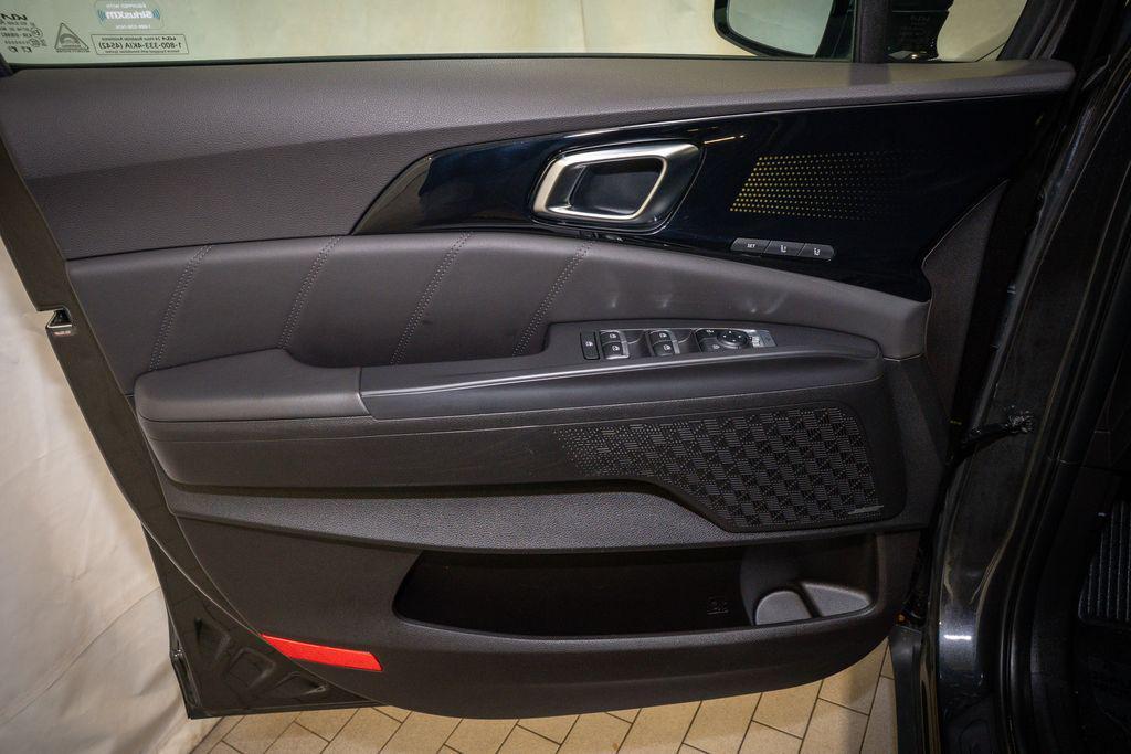 used 2025 Kia Carnival Hybrid car, priced at $46,595