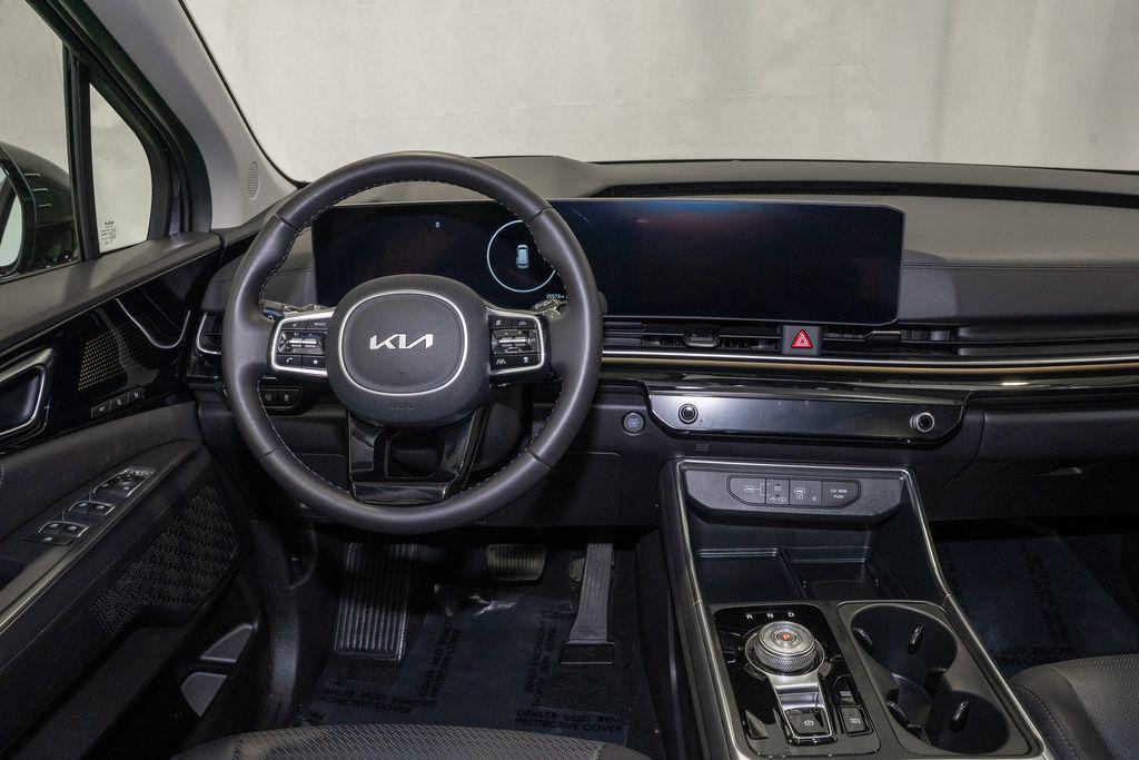 used 2025 Kia Carnival Hybrid car, priced at $46,595