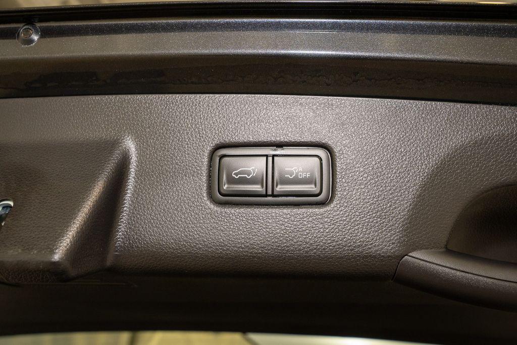 used 2025 Kia Carnival Hybrid car, priced at $46,595