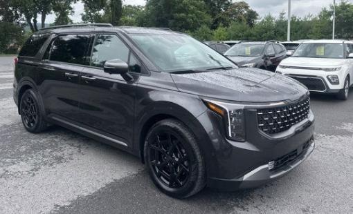 used 2025 Kia Carnival Hybrid car, priced at $48,199