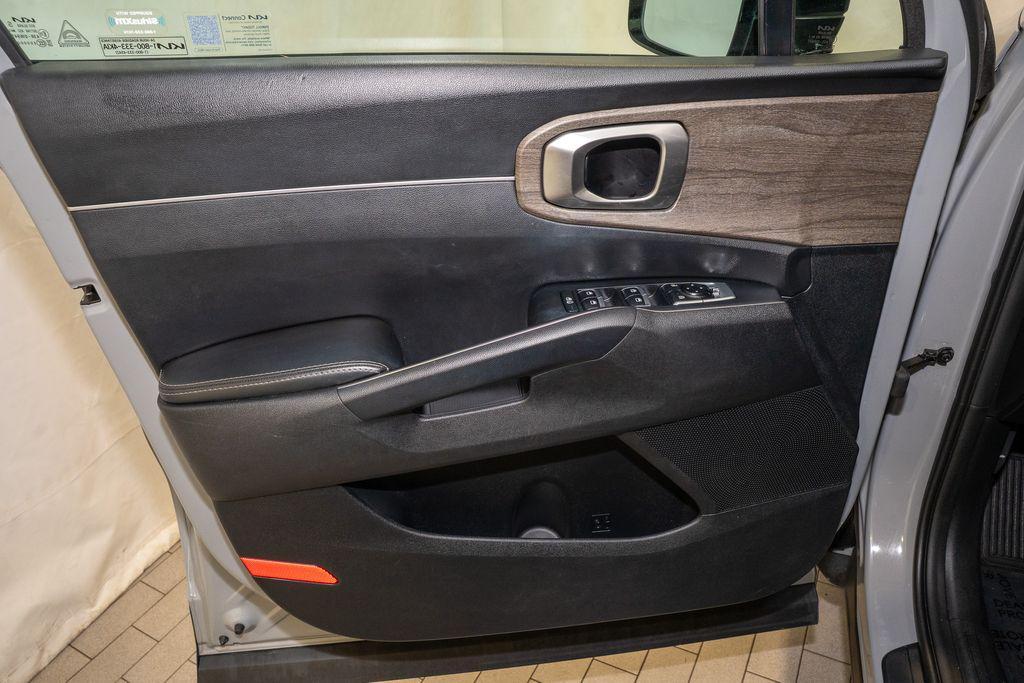 used 2022 Kia Sorento car, priced at $22,495