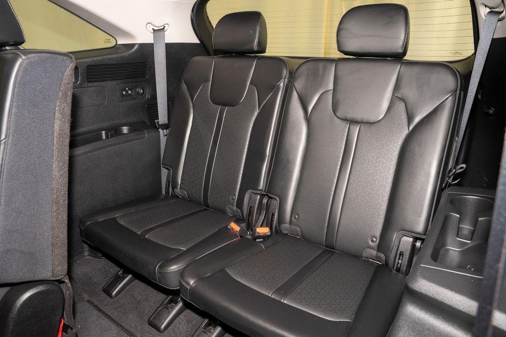 used 2022 Kia Sorento car, priced at $22,495