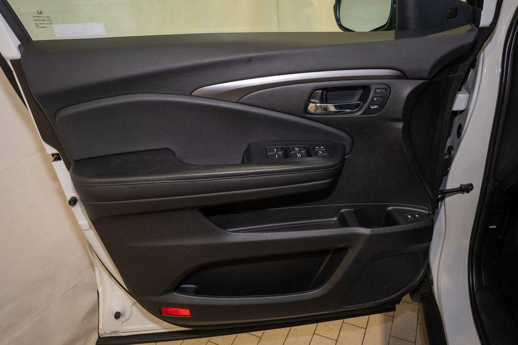 used 2021 Honda Pilot car, priced at $26,495