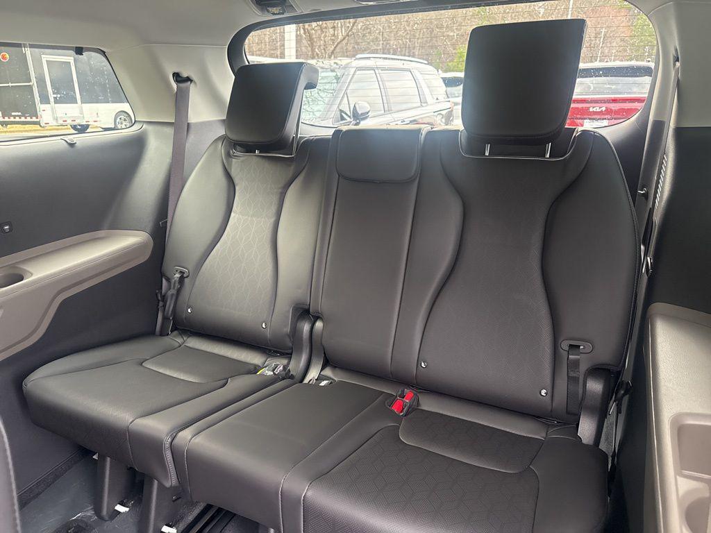 new 2026 Kia Carnival Hybrid car, priced at $42,601