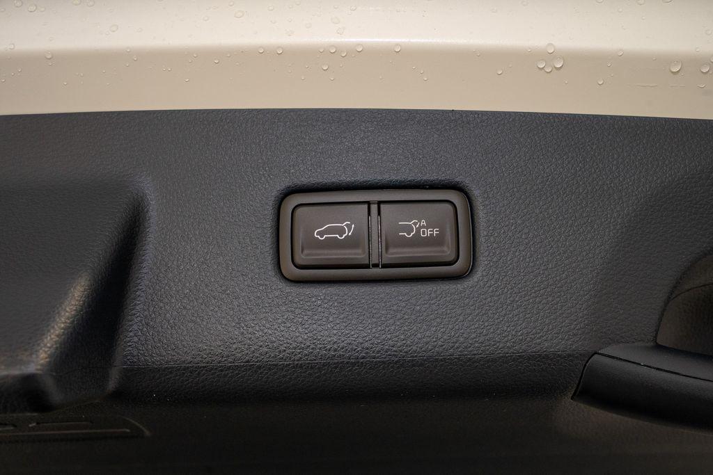 new 2026 Kia Carnival car, priced at $46,321