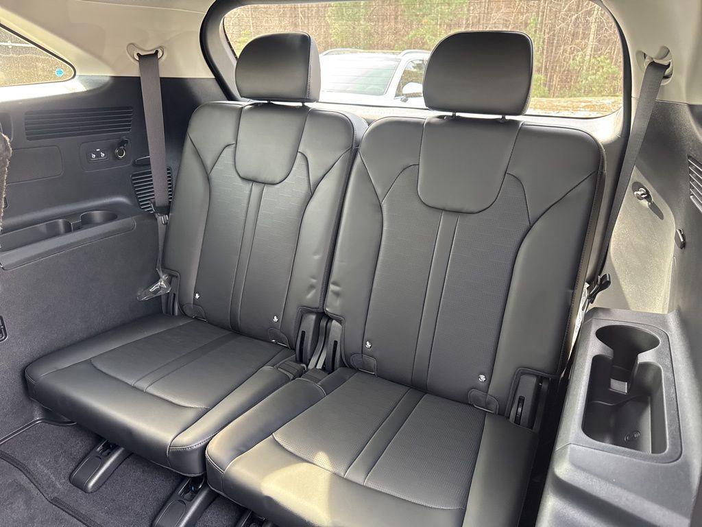 new 2026 Kia Sorento car, priced at $33,088