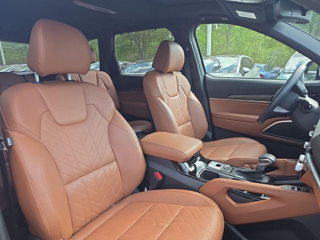 used 2025 Kia Telluride car, priced at $46,000