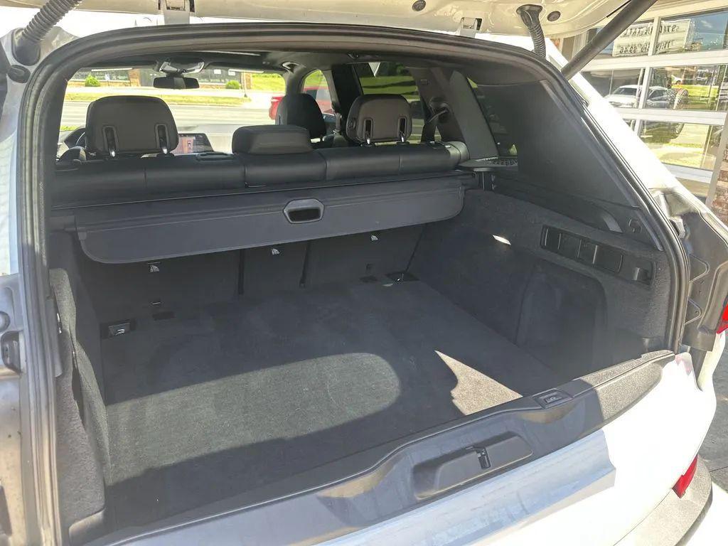 BMW X5 view 28
