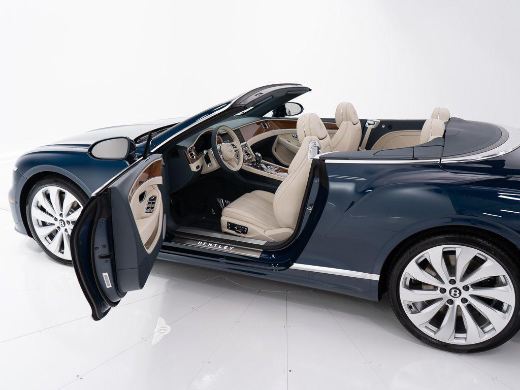 Bentley Continental GT view 17